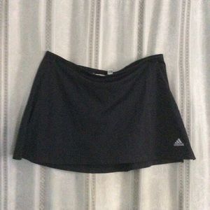 Black adidas skort size large